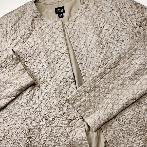 EILEEN FISHER QUILTED TUSSAH DIAMOND SILK MAGNETIC CLOSURE JACKET SIZE LARGE. - Picture 3 of 13
